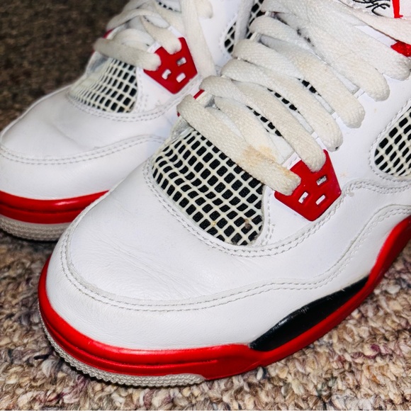 Jordan 4 - Picture 2 of 7